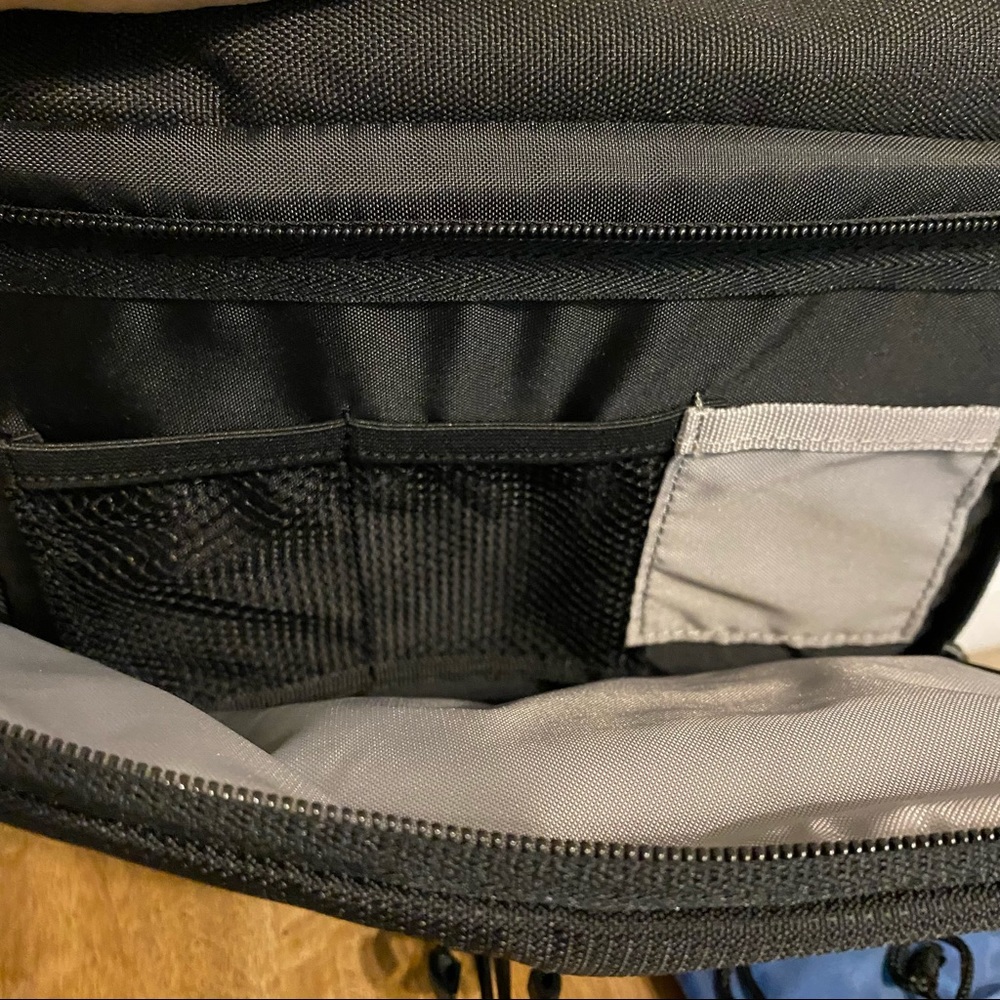 LowePro Camera & Lens Case - Picture 4 of 8